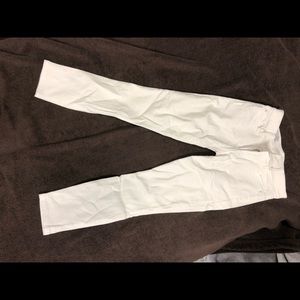 White gap denim cropped pants